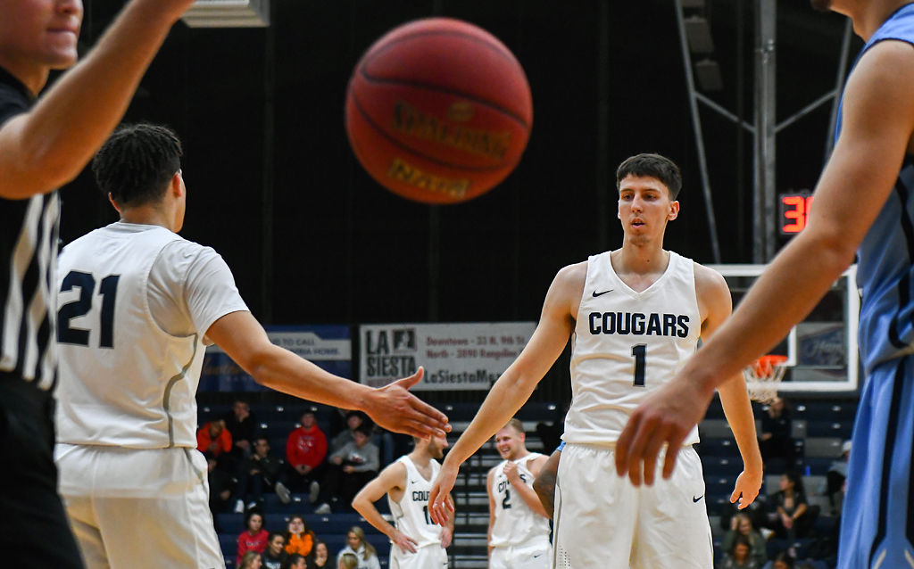 Jack Fritsche prepares for a free throw